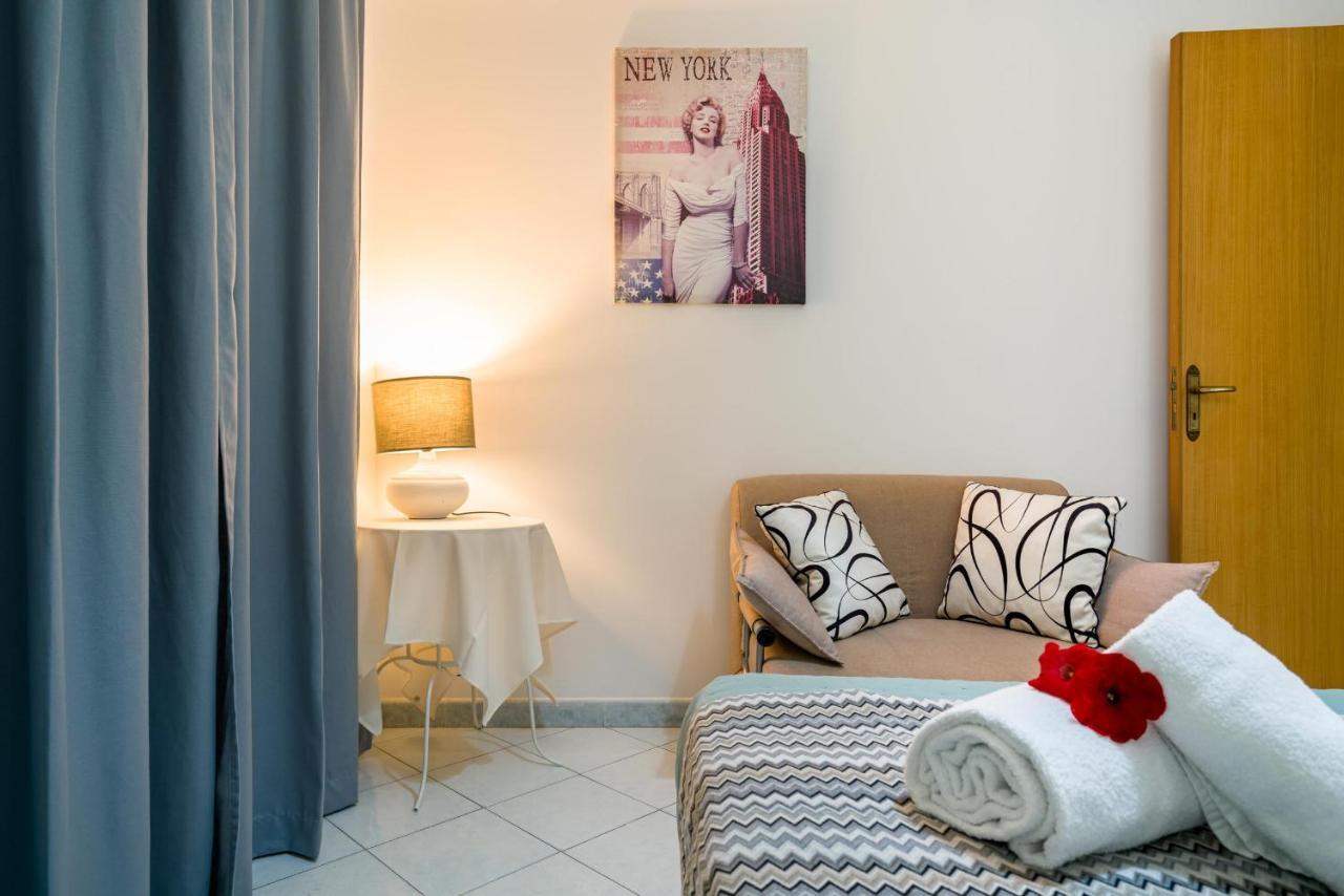 Loft Baia Di Letojanni Apartman Kültér fotó